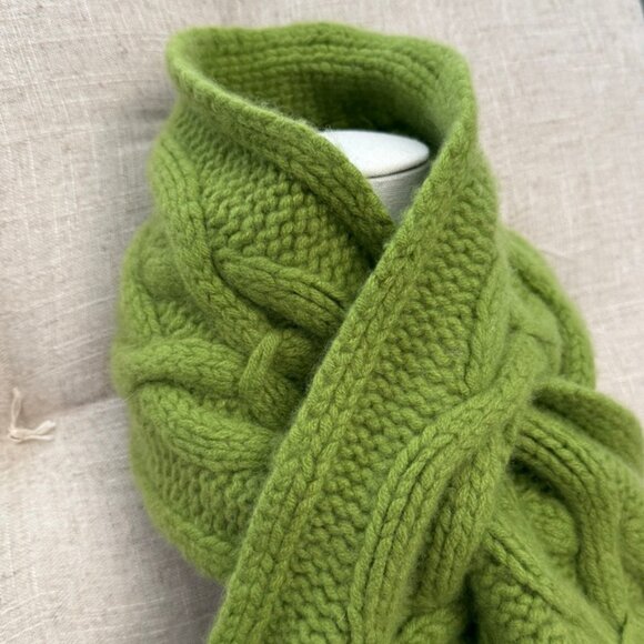 Banana Republic thick Aran cable knit pull-through Cashmere scarf green NWT - Picture 5 of 13